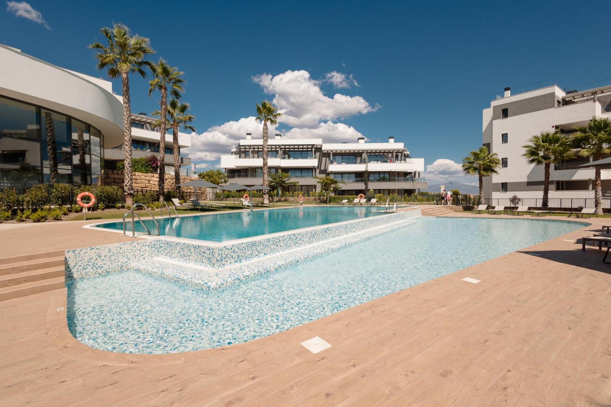 Luxurious 2 Bedroom Apartment Close To The Beach In Estepona Esterno foto