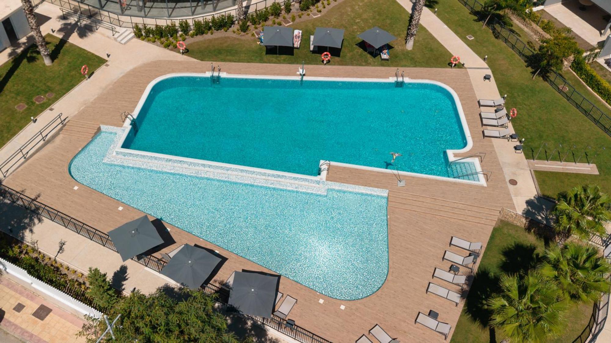 Luxurious 2 Bedroom Apartment Close To The Beach In Estepona Esterno foto
