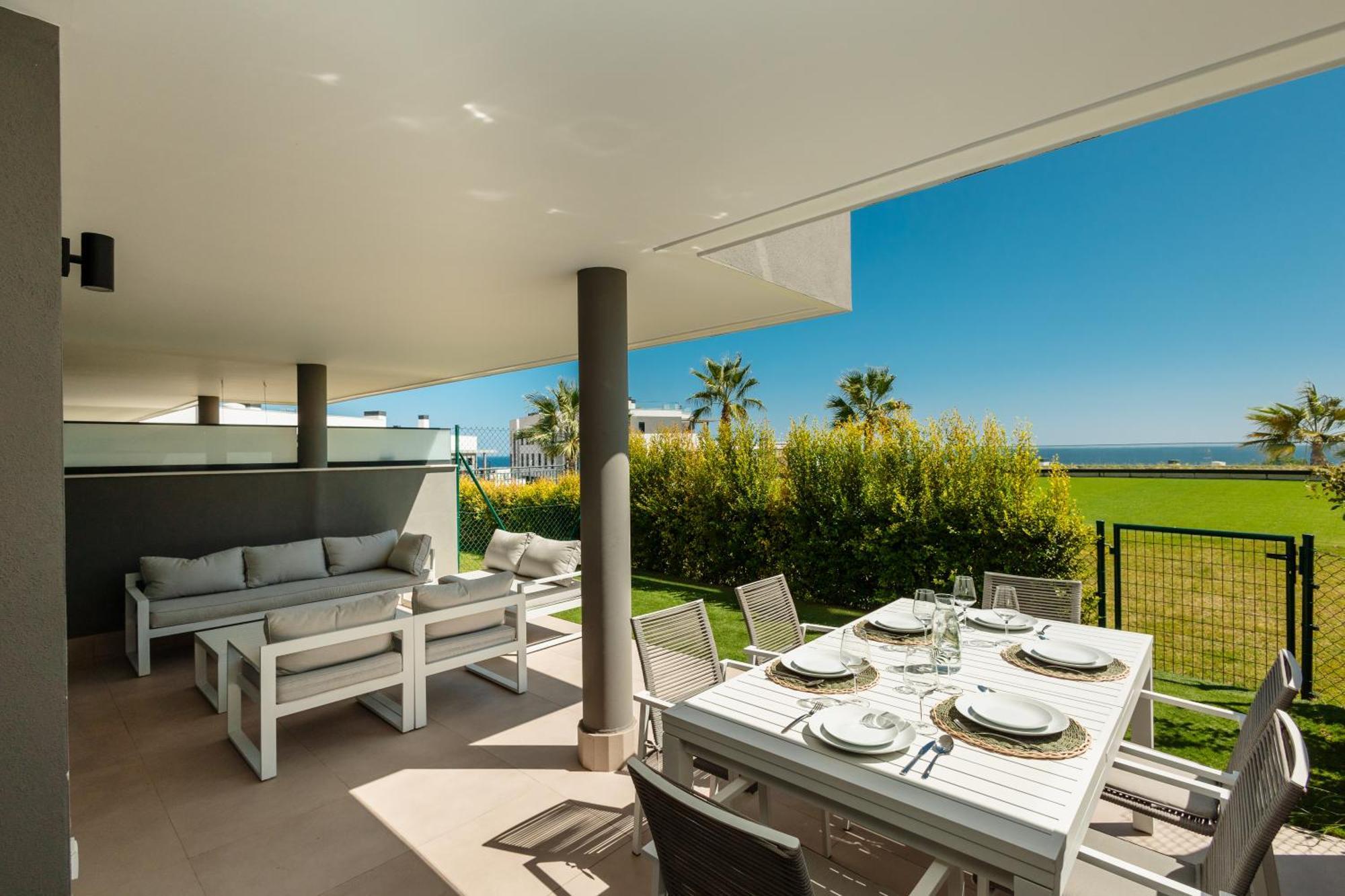 Luxurious 2 Bedroom Apartment Close To The Beach In Estepona Esterno foto